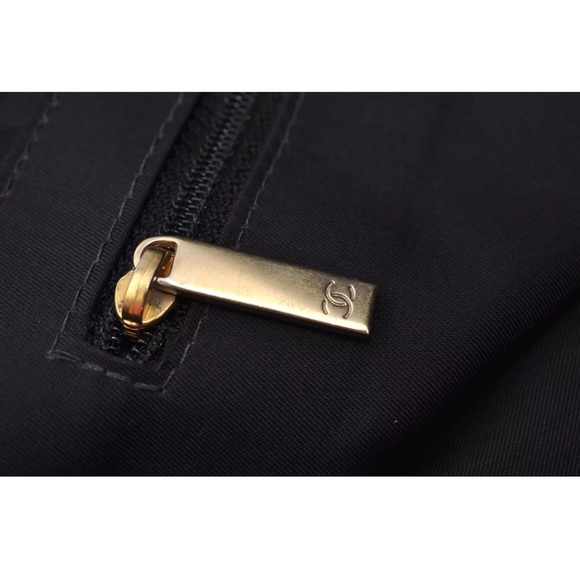 CHANEL Black Quilted Tote Bag - Picture 16 of 16